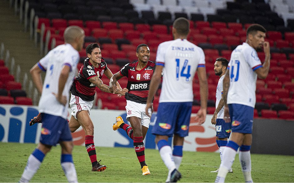 Fora de casa, Bahia leva 4 a 3 do Flamengo; veja os gols