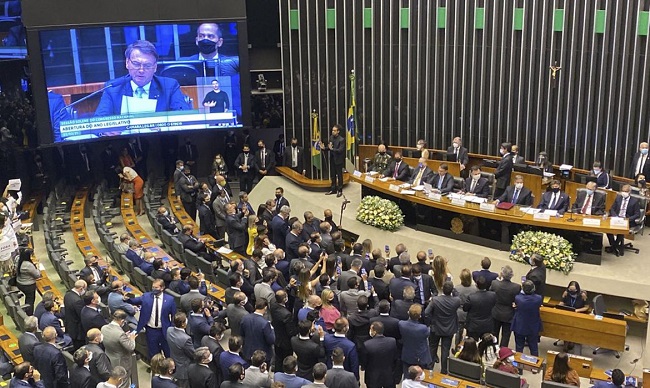 Bolsonaro pede aprovação de reformas ao Congresso