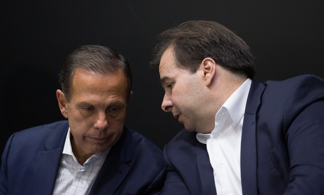 Doria convida Maia para se filiar ao PSDB, diz colunista