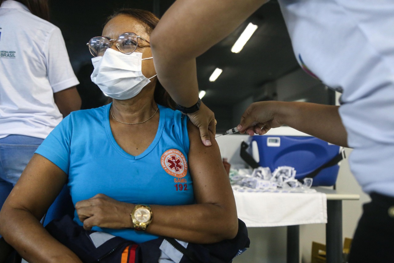 Aplicação da 2a dose da vacinação contra Covid-19 começa nesta terça em Salvador