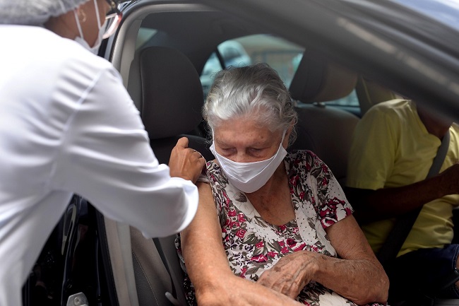 Salvador tem vacinação exclusiva para idosos neste domingo