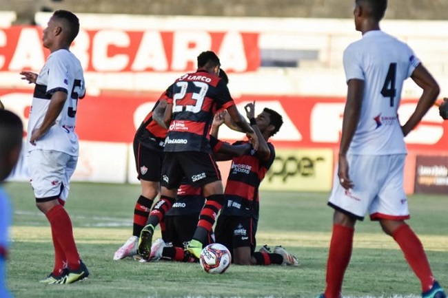 Vitória vence o Atlético de Alagoinhas por 2 a 1; veja os gols