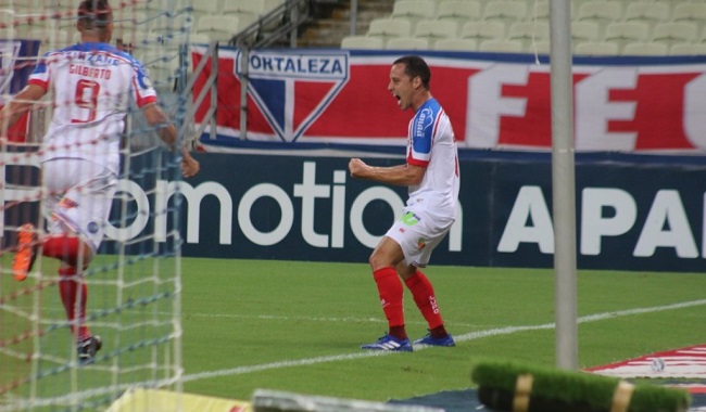 Rodriguinho marca 3 no 4 a 0 do Bahia sobre o Fortaleza; veja os gols