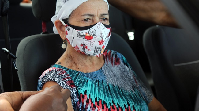 Idosos com 64 anos e policiais militares serão vacinados em Salvador nesta quarta