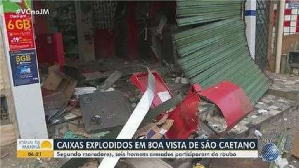 Caixas eletrônicos são explodidos em farmácia em Salvador