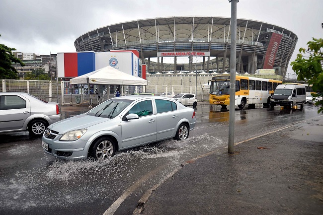 Chuvas devem prosseguir durante o sábado na capital baiana