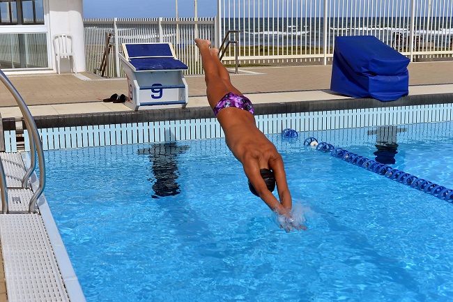 Prefeitura de Salvador libera funcionamento de piscinas e espaços de dança