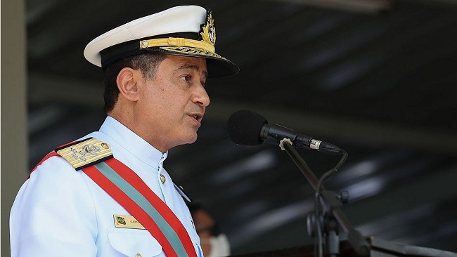 Almirante Almir Garnier assume o comando da Marinha do Brasil