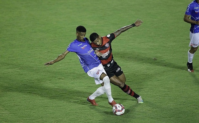Doce Mel vence o Vitória por 1 a 0 no Barradão; veja o gol