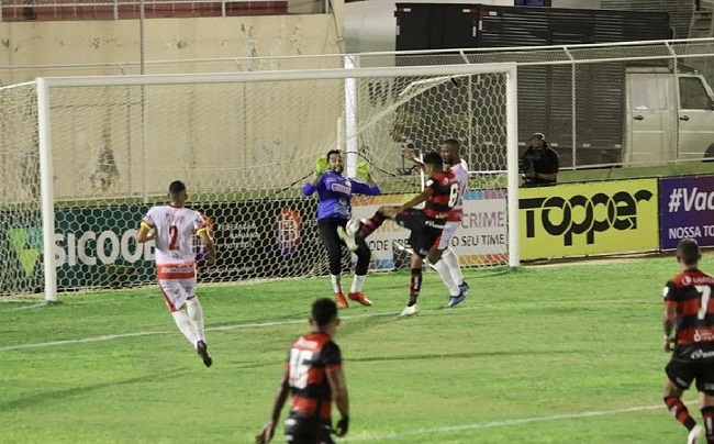 Juazeirense e Vitória empatam em 1 a 1 pelo Estadual; veja os gols