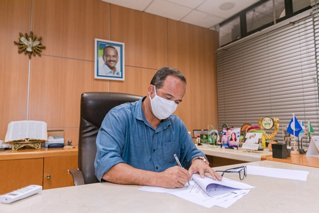 Prefeitura de Camaçari determina vacinação obrigatória para servidores municipais