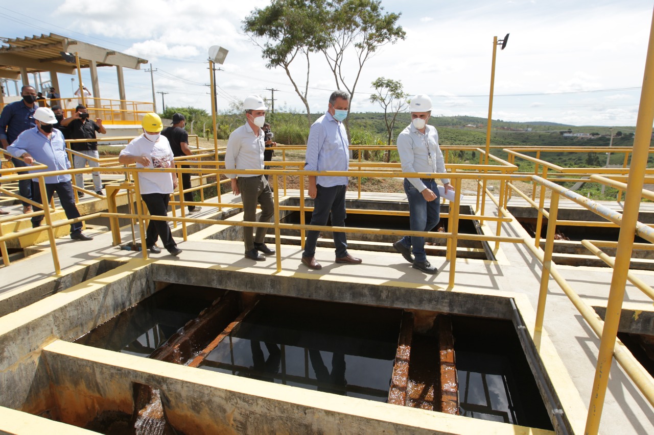 Governador entrega sistema de abastecimento de água em Jaguaquara