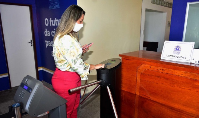 Câmara de Salvador instala sistema de acesso no Paço
