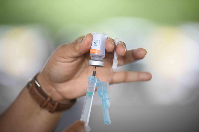 Confira os postos de vacinação contra Covid-19 em Salvador nesta segunda