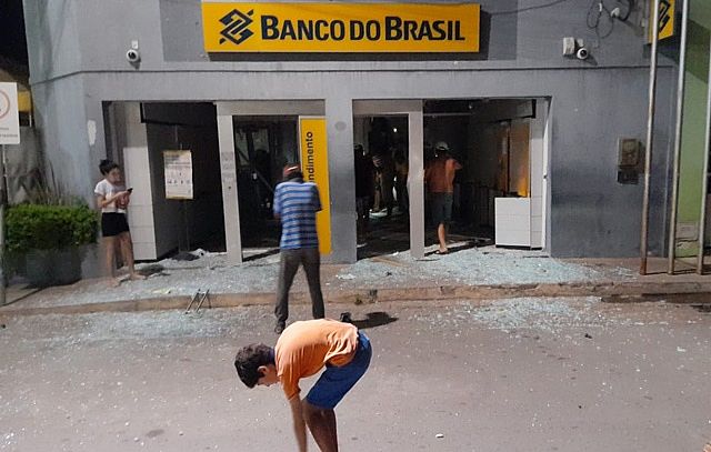 Agência do Banco do Brasil é explodida em Coronel João Sá