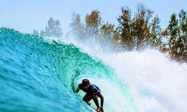 Filipe Toledo conquista título do Surf Ranch Pro nos EUA