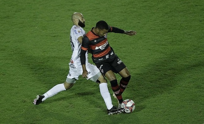 Série B: Vitória e Operário-PR empatam sem gols no Barradão