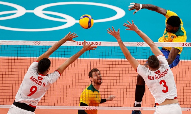 Brasil vence a Tunísia na estreia do vôlei masculino em Tóquio