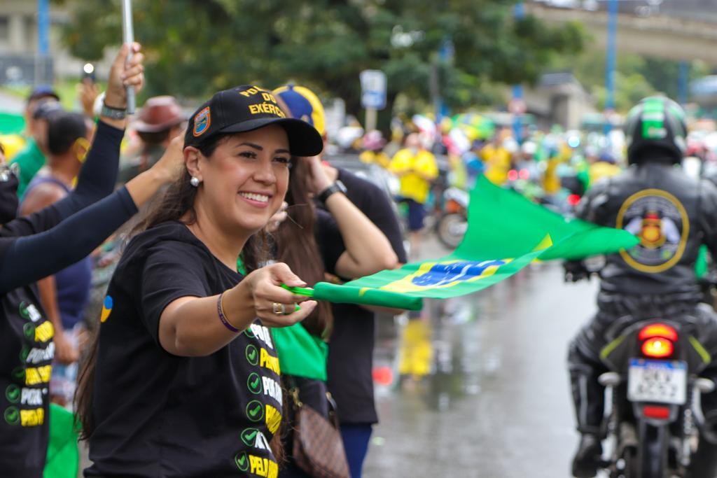 “Estamos aqui hoje em defesa da nossa liberdade”, diz Talita em motocarreata pró-Bolsonaro