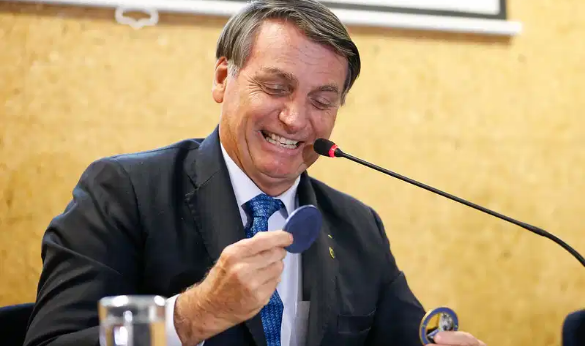 Bolsonaro diz que 12 ministros devem disputar eleições em 2022
