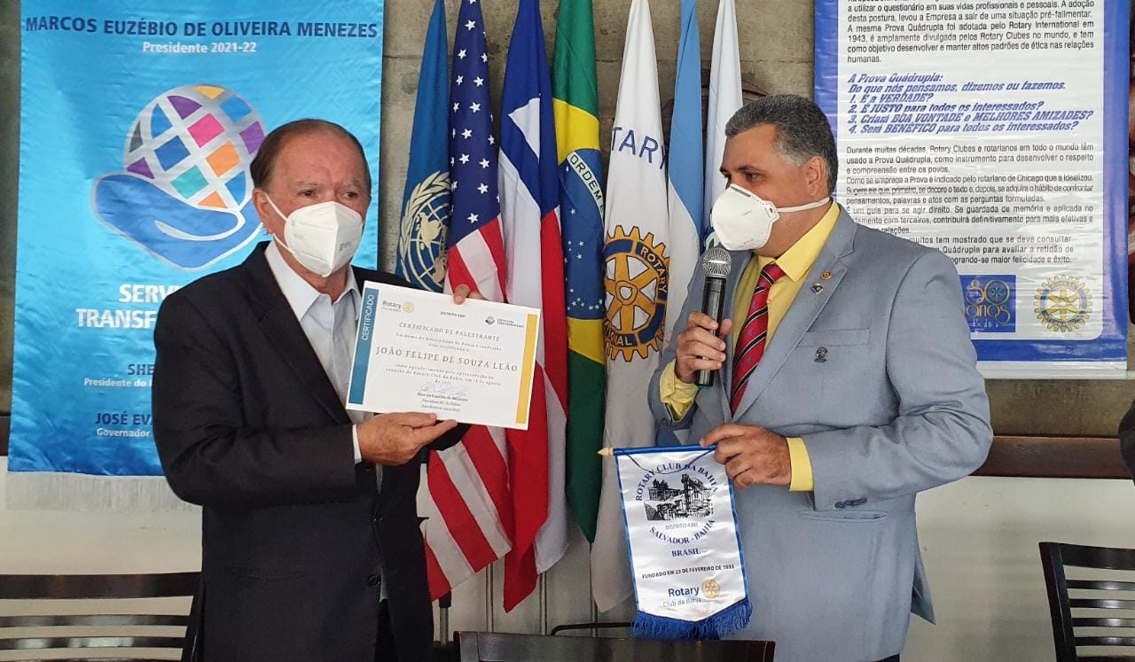 “A Bahia precisa virar locomotiva do desenvolvimento”, diz Leão em evento do Rotary Club