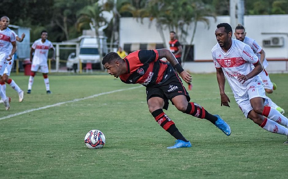 Série B: Vitória e CRB empatam em 1 a 1 no Barradão; veja os gols