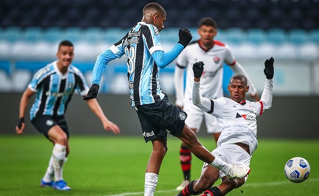 Vitória perde do Grêmio por 1 a 0 e está fora da Copa do Brasil; veja o gol