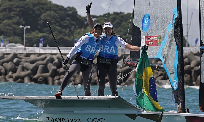 Tóquio: Martine Grael e Kahena Kunze conquistam ouro na vela