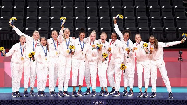 No último dia das Olimpíadas, EUA superam China em número de medalhas
