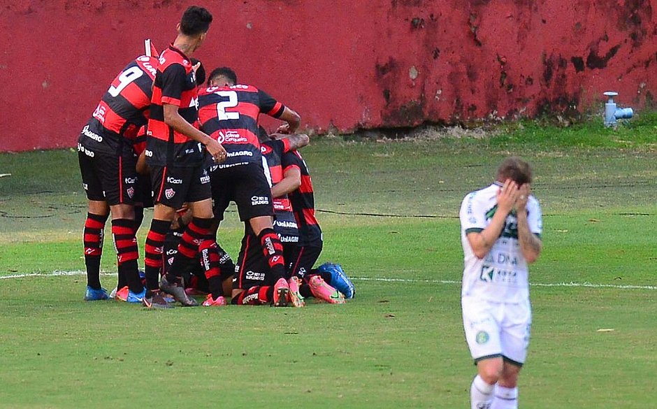 Série B: Vitória bate o Guarani por 1 a 0 com gol olímpico