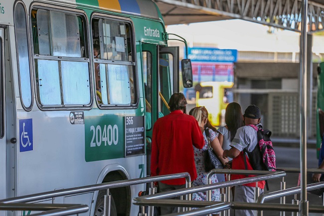 Quatro linhas de ônibus de Salvador terão mudanças a partir deste sábado