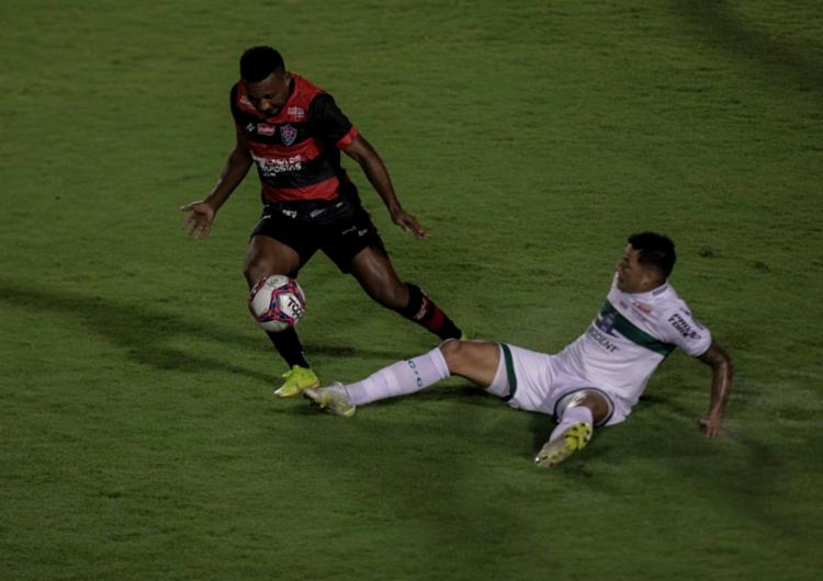 Série B: Vitória fica no 0 a 0 com o Coritiba e permanece na zona de rebaixamento