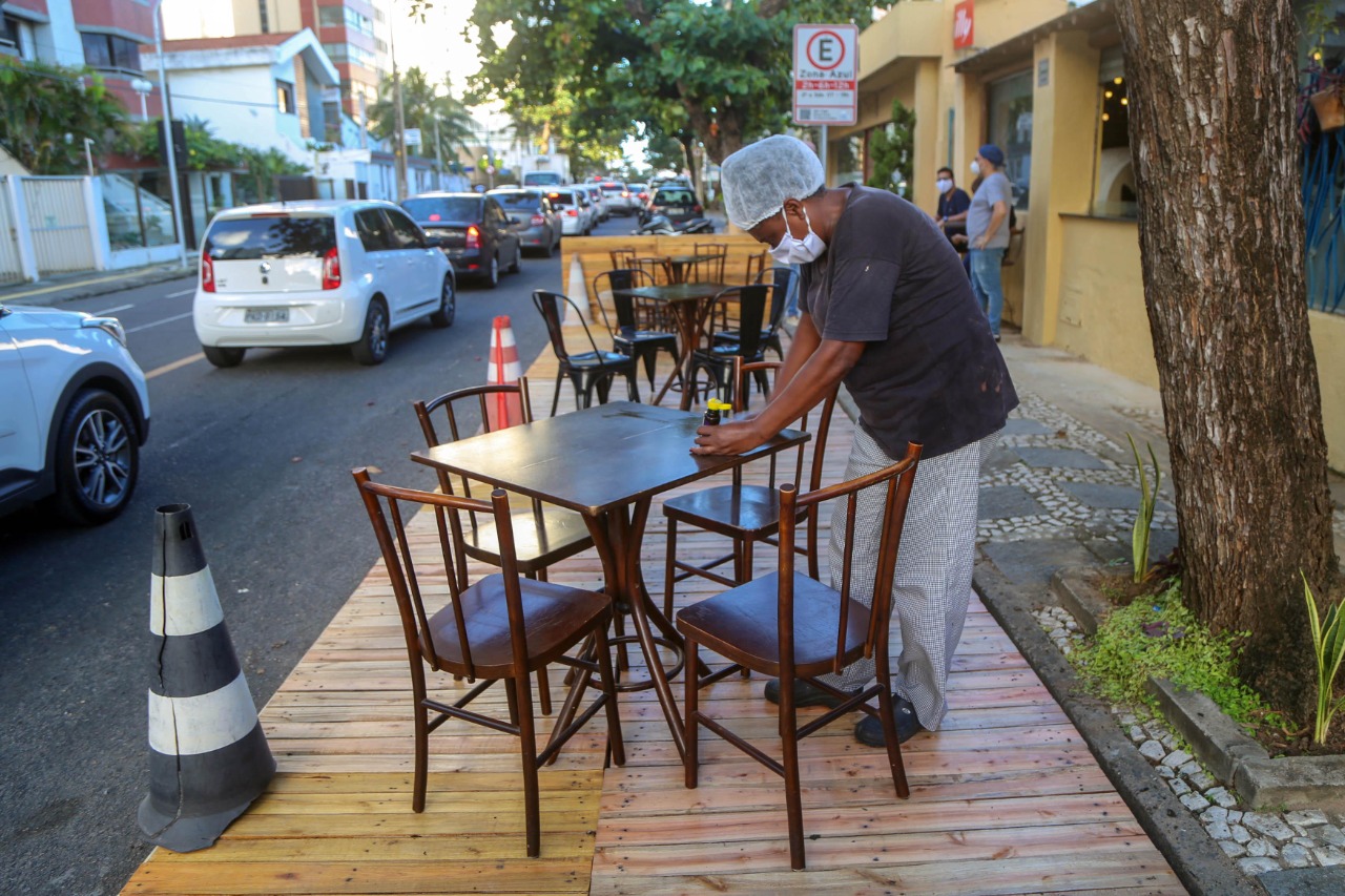 Atividades comerciais voltam a funcionar em horário normal em Salvador