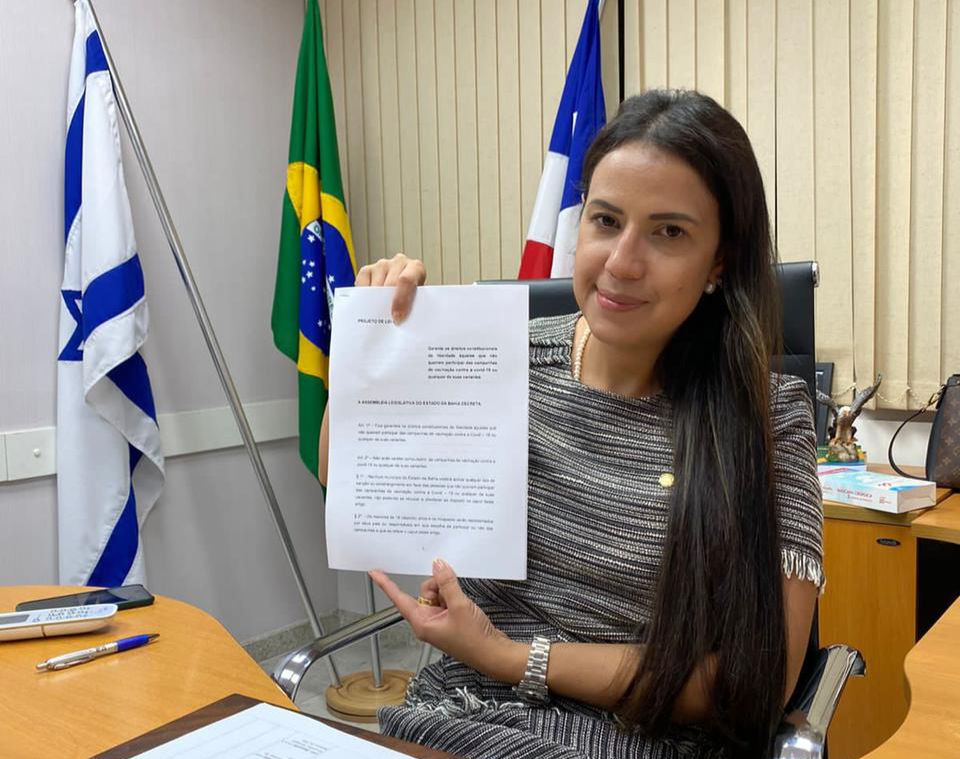 Talita Oliveira apresenta projeto para garantir direitos de não vacinados na Bahia