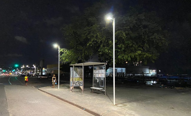 Salvador reforça iluminação e proteção aos cidadãos em pontos de ônibus
