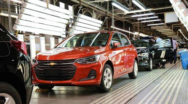 GM vai retomar produção normal em suas fábricas no Brasil