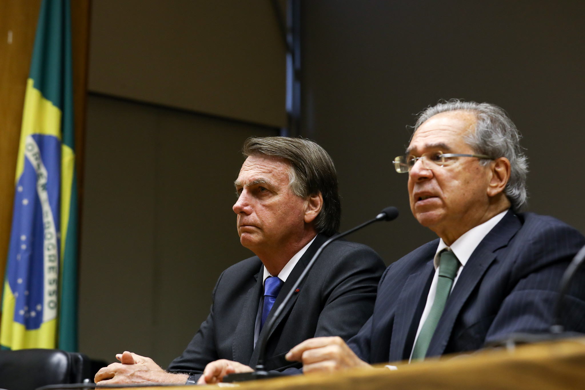 Bolsonaro e Guedes fazem pronunciamento para acalmar mercado