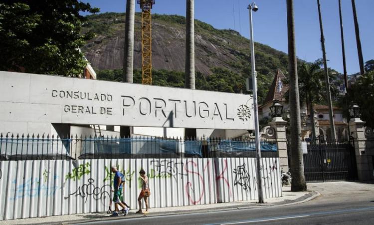 Bandidos fazem cônsul de Portugal refém no Rio de Janeiro