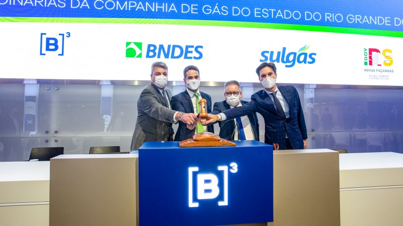 Eduardo Leite vende estatal de gás do RS em leilão sem disputa