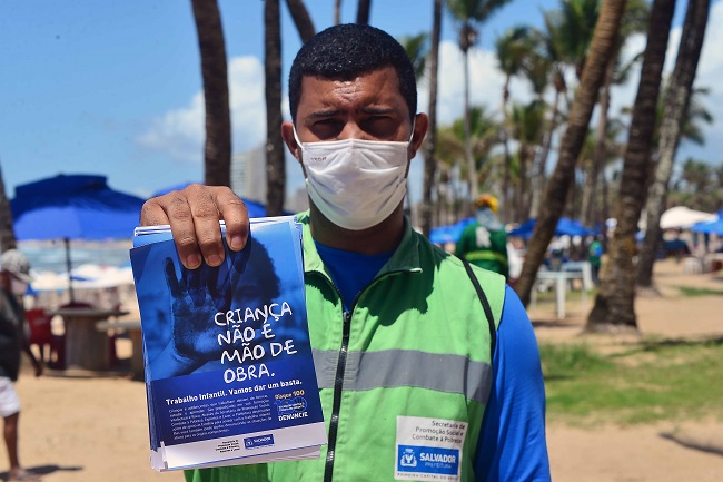 Prefeitura promove ação de combate ao trabalho infantil nas praias de Salvador
