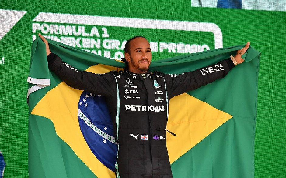 Após largar em 10º, Hamilton vence o GP do Brasil de F-1