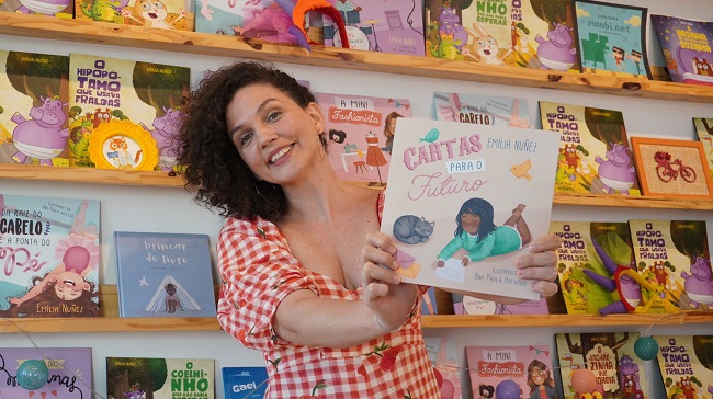 Emília Nuñez lança “Cartas para o futuro” na Livraria LDM neste domingo