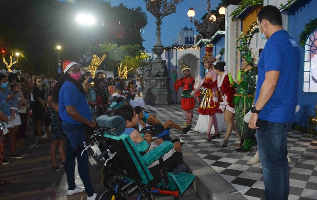 Crianças com deficiência visitam Vila de Natal no Campo Grande