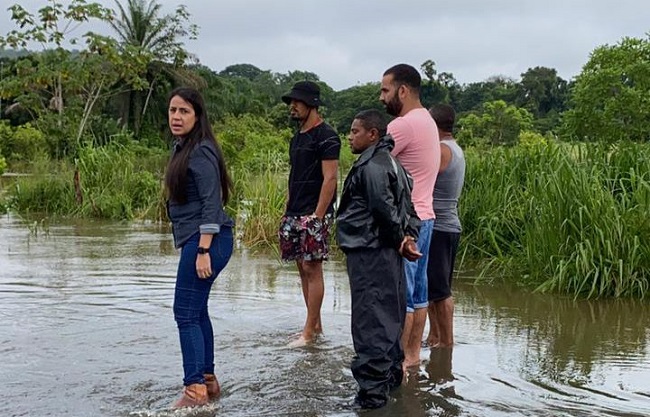 Talita Oliveira acompanha João Roma pela Bahia e pede união