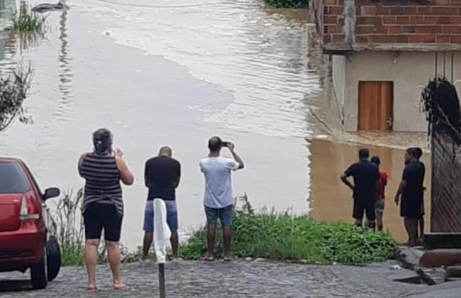 Sindicato Rural se engaja no socorro às vítimas da chuva em Itapetinga