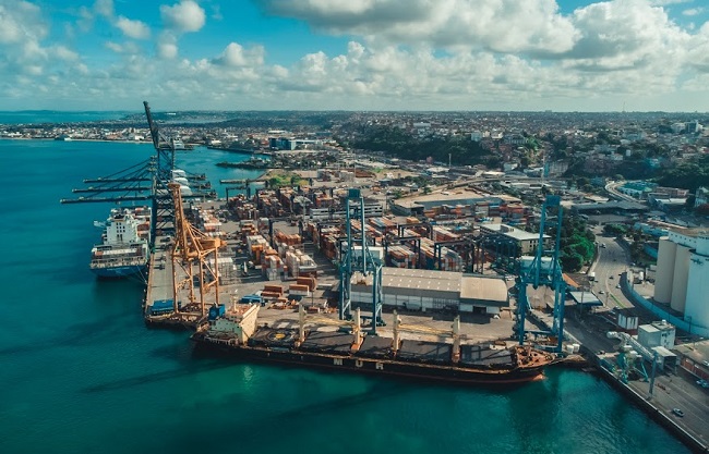Porto de Salvador recebe última remessa de trilhos para o trecho II da Fiol