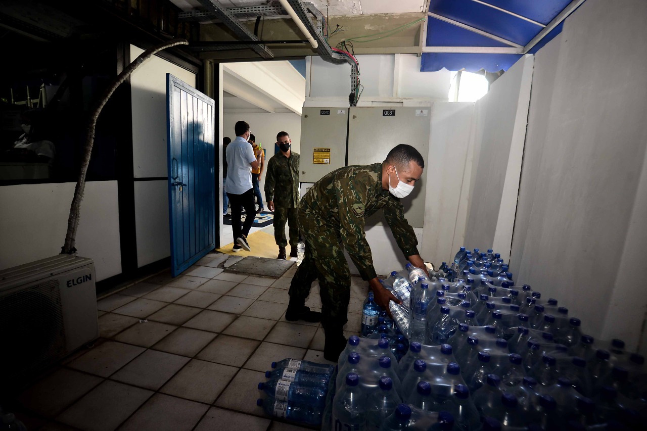 Salvador Solidária arrecada 50 mil litros de água para vítimas de enchentes na Bahia