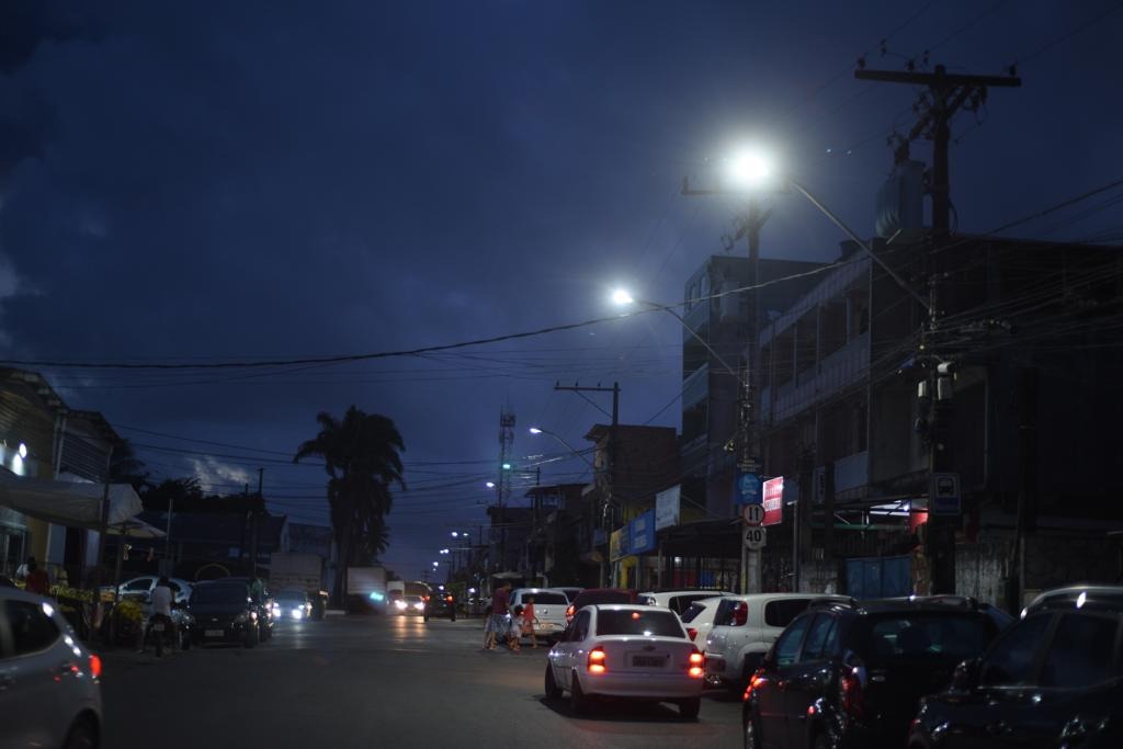 Bruno Reis entrega nova iluminação pública em LED no Dom Avelar