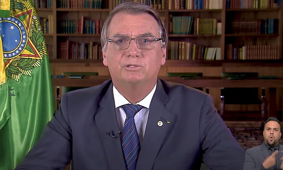 Bolsonaro faz balanço das ações do governo em pronunciamento no rádio e TV