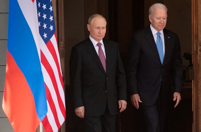 Biden adverte Putin sobre “ação decisiva” se Rússia avançar sobre a Ucrânia